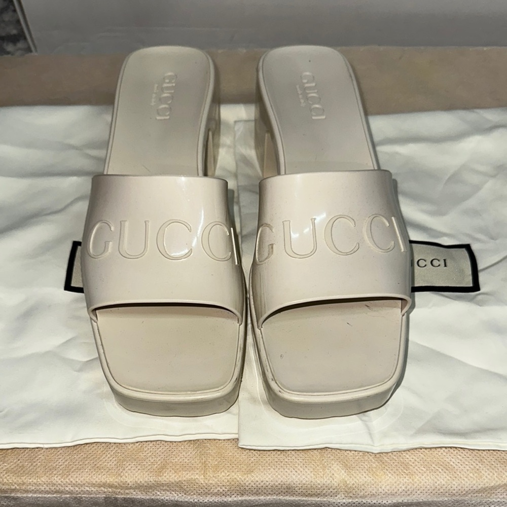 Gucci Women's Cream Slide Sandals